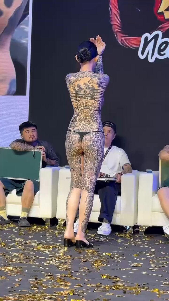 本次大赛的第一名，妹子颜值和身材很顶 #纹身