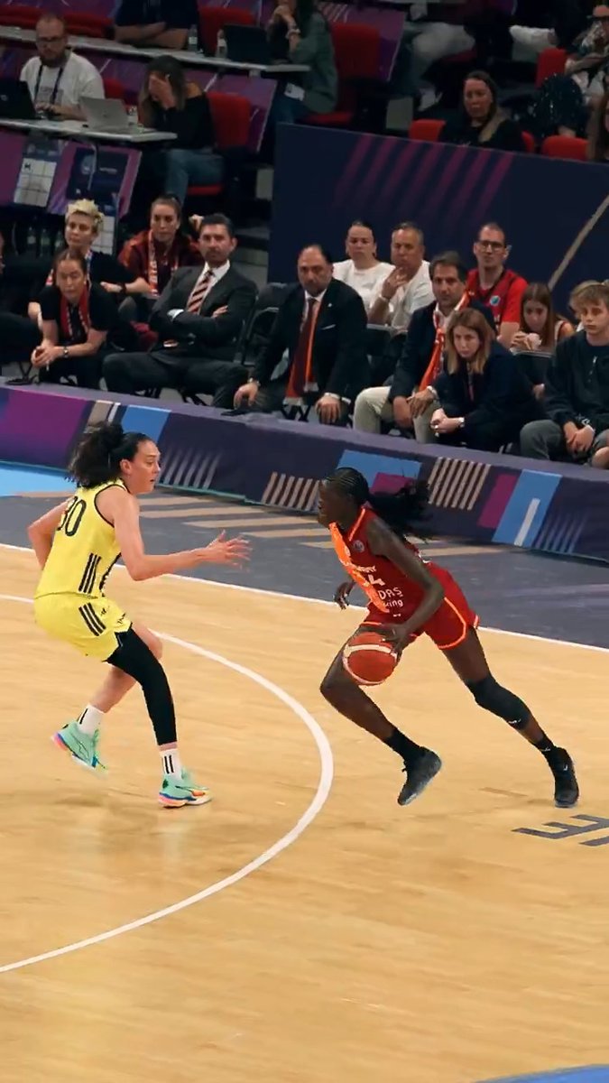 Back in 💛❤️ #EuroLeagueWomen x Awakkuier