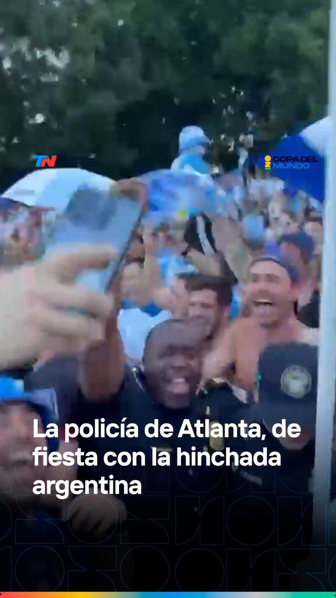 🚔Llegó la policía de Atlanta al banderazo argentino por el descontrol😠 AH, PERO 30 segundos después... ♫MUCHAAAACHOOOOOS AHORA NOS VOLVIMO´ A ILUSIONAR♫🤣