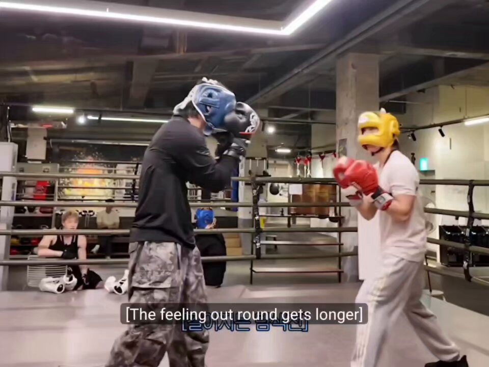 so how many times have they sparred at home and minho gets a little too into it and jisung tells him to slow down and calls him jagiya and minho stops and treats him gently like this ....hoho