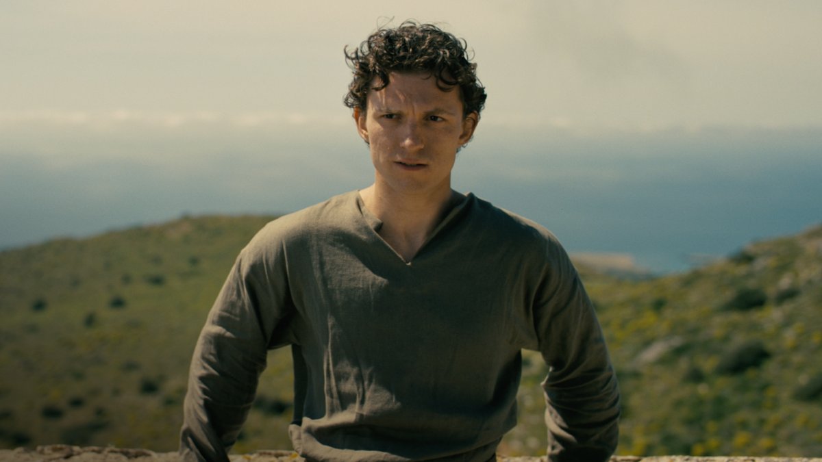 Tom Holland takes us behind-the-scenes of his fight sequences in Christopher Nolan's #TheOdyssey.