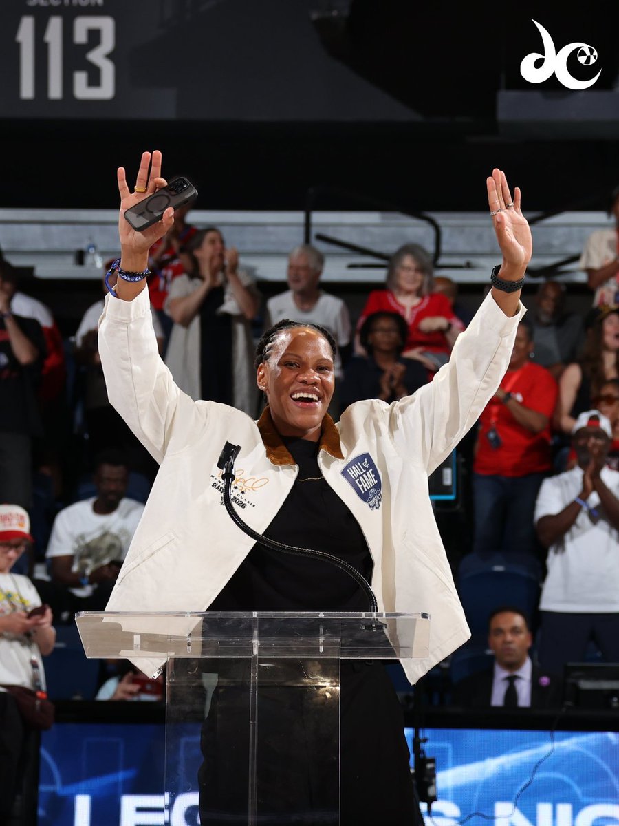 A homegrown legend! Last night we honored Mo Currie with her induction into the Washington Mystics Hall of Fame, celebrating the impact she has made both on and off the court.