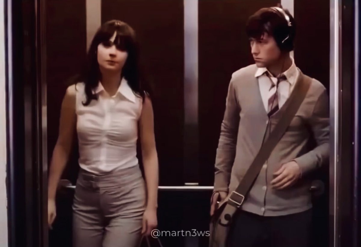O cinema costuma avisar quem não vai terminar junto muito antes do final… e pouca gente conhece esse truque visual.