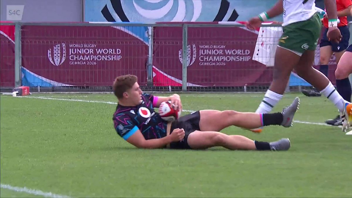 Steff Emanuel doubles our lead early in Georgia! 👏💪 🏴󠁧󠁢󠁷󠁬󠁳󠁿14-0🇿🇦 #CymruAmByth | #JWC2026