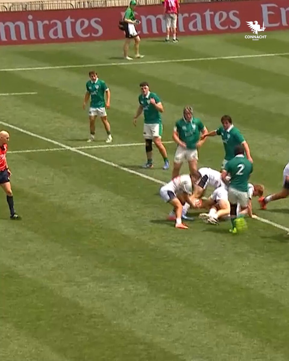 Ouch! Sean Walsh laying down a marker 💥 The Moycullen man made his competitive debut for the Irish U20s and scored a hat-trick of tries ☘🇮🇪 #OneConnacht