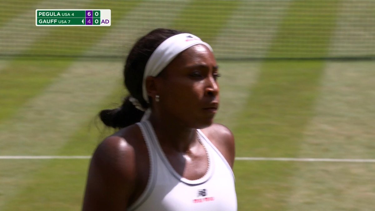 Ridiculous movement from Coco Gauff to win this point.