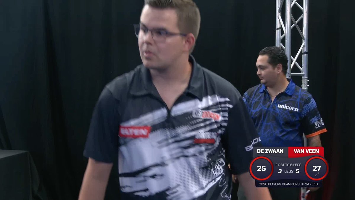 VAN VEEN INTO THE QUARTERS! Gian van Veen bags a comfortable win over fellow Dutchman Jeffrey de Zwaan to reach the quarter-finals! 📺 #PC24
