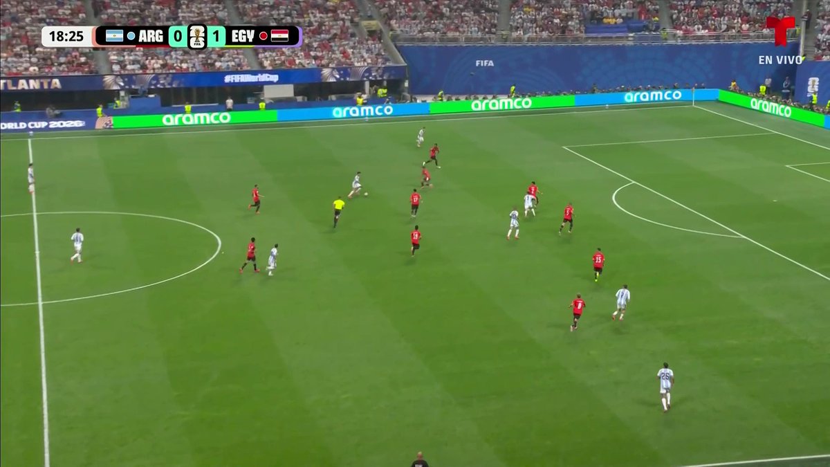 🚨 ¡¡¡LIONEL MESSI FALLA EL PENAL!!! Falla su segundo en esta Copa del Mundo 2026, Mostafa Shobeir le atajó el penal 🧤 📺 Sigue toda la cobertura de la Copa Mundial de la FIFA 2026 por Telemundo y Peacock #MundialTelemundo #FIFAWorldCup #Somos26 #ArgentinaVsEgipto