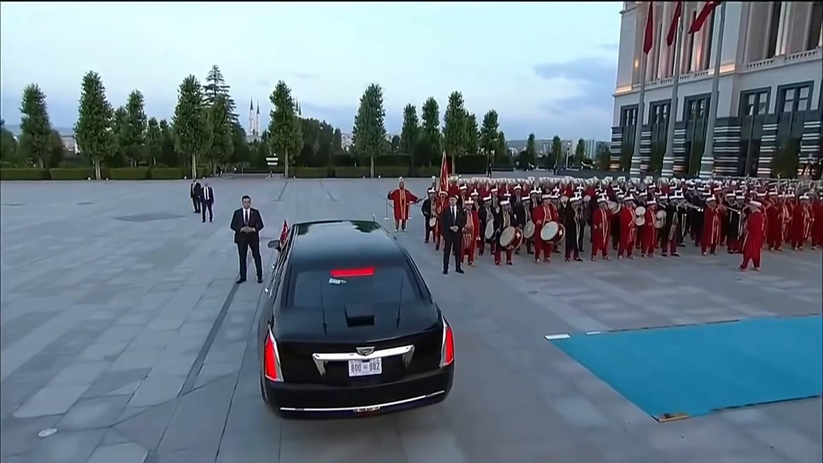 🚨 JUST IN: President Trump has just PULLED UP in THE BEAST and walked inside for a dinner in Turkey President Erdogan is giving 47 MASSIVE respect overseas this trip, nobody else commands it like Trump 🔥 Hold strong for America first, POTUS! 🇺🇸
