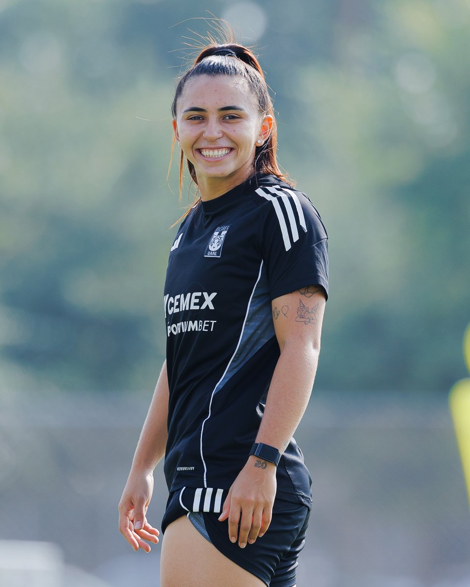 😁🇧🇷 ¡La sonrisa y baile de Mariza para que inicien su martes con 💯 de actitud!
