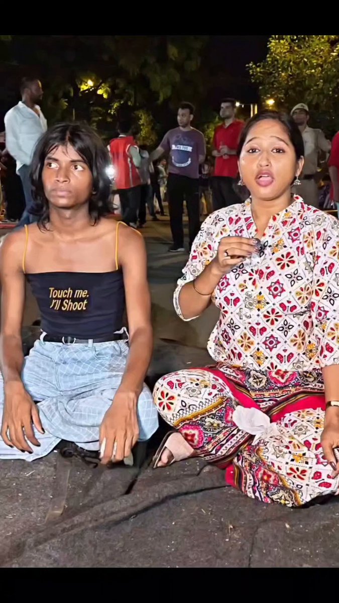 Tujhe kaun touch krne laga🤧 Tera fashion sense dekh kar hi samne wala khud ko shoot kar lega, tujhe mehnat karne ki zaroorat hi nahi padegi! 😂💀