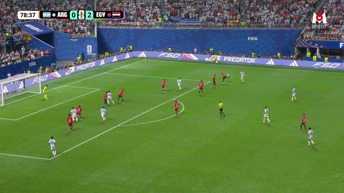 Lionel Messi dépose un centre parfait sur la tête de Cristian Romero. Le défenseur argentin ne laisse aucune chance au gardien égyptien ! 💥 L'Égypte mène 2-1. Suivez le match sur M6 et M6+ : #CDM2026 #FIFAWorldCup #ARGEGY