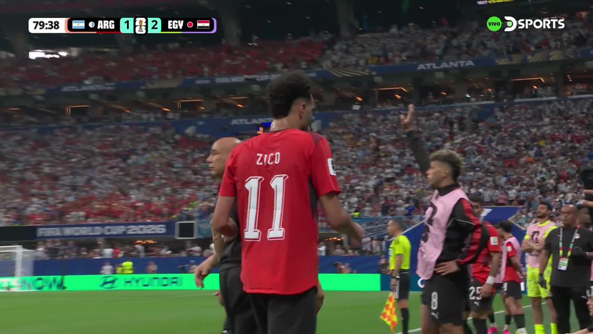 DESCONTÓ CUTI ROMERO A los 34 minutos del segundo tiempo, el central del Tottenham puso el descuento para Argentina ante Egipto por los octavos de final de la Copa mundial de la FIFA 2026™