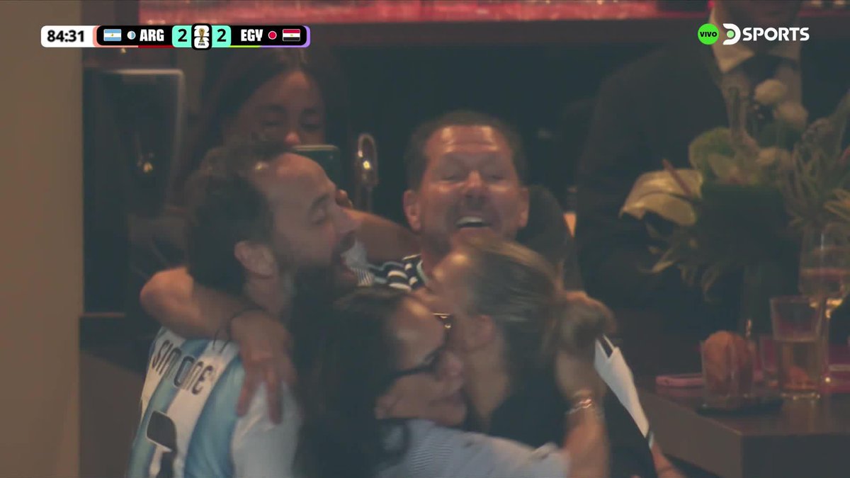 ¡¡GRITALO, CHOLO!! Así vivió Simeone el gol del empate argentino. #MundialEnDSPORTS #FIFAWorldCup