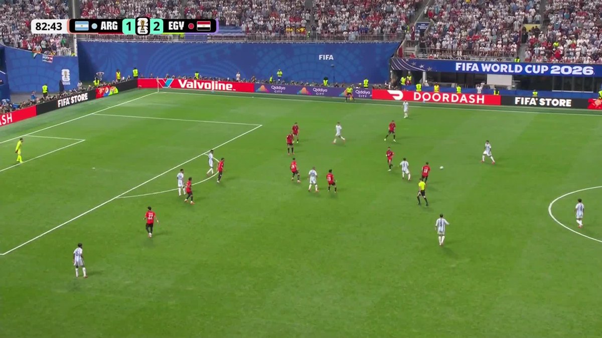 GOAAAL! MESSI EQUALS THE GAME 🤯🔥 What was that? Argentina have bounced the game back in 2 minutes... CRAZY! 🇦🇷