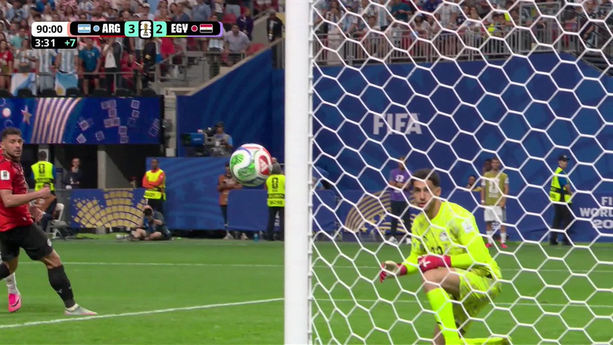CAN. YOU. BELIEVE. IT? 😱 ARGENTINA TAKE THE LEAD IN STOPPAGE TIME! #FIFAWorldCup