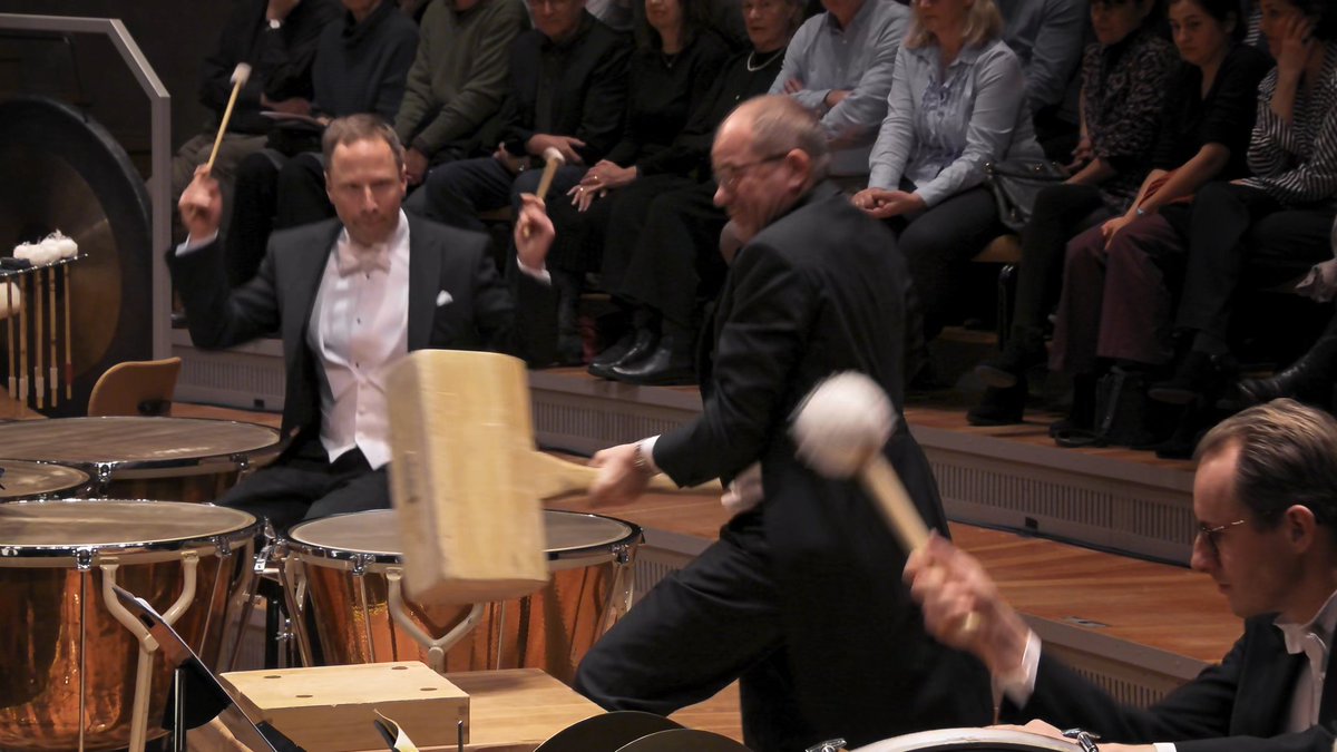 🎼🎶 Born on this day in 1860, Gustav Mahler spent his life searching for the music that could contain everything – joy, grief, nature, eternity. Discover all ten symphonies with the Berliner Philharmoniker on vinyl, conducted by Kirill Petrenko, Sir Simon Rattle, Claudio Abbado and more.