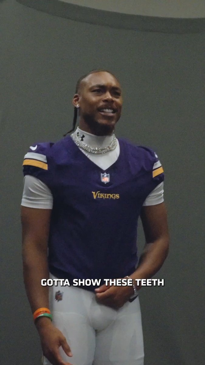 Gotta show the teeth for your annual headshot 😀 📺: