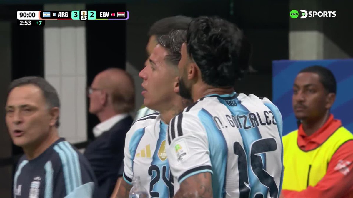 "ACOMPAÑALO, ENZO" Gustavo Kuffner lo pidió y Enzo Fernández lo cumplió e hizo el gol agónico de la victoria. #MundialEnDSPORTS #FIFAWorldCup