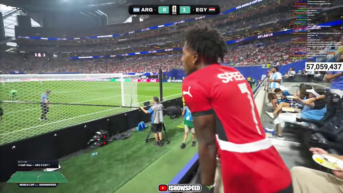 IShowSpeed got completely ignored by Argentina goalie Emiliano Martínez while in the middle of a World Cup game 😭 "why he acting like he can't hear me"