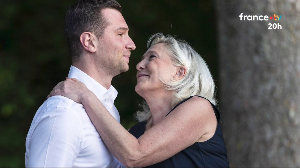 🔴 Le Pen et Bardella ne sont pas toujours sur la même ligne. Officiellement, elle dit vouloir tout faire pour le soutenir, mais le nombre de sujets sur lesquels ils expriment leur désaccord se multiplie. #JT20h