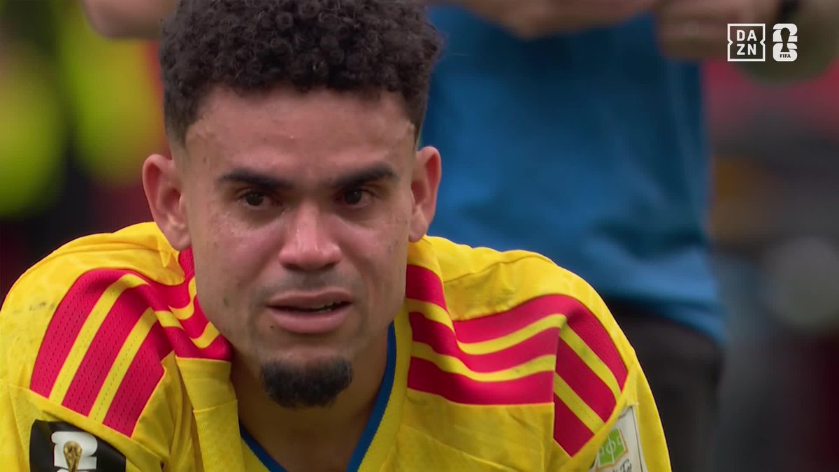 LAS LÁGRIMAS DE LUIZ DÍAZ. EL DESCONSUELO DE JAMES RODRÍGUEZ 💔 Dos leyendas del fútbol colombiano, hundidas después de ser eliminada Colombia en los penaltis 🇨🇴 #DAZNMundial #FIFAWorldCup