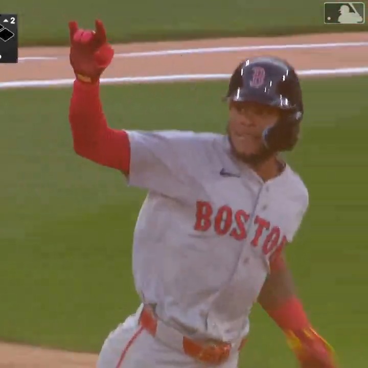 2nd dinger of the inning!