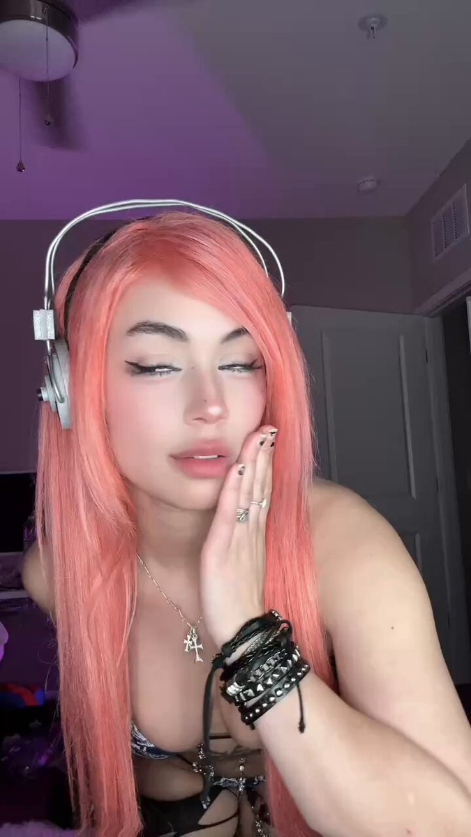 Jiggle physics @ 40% here 🤪🩷