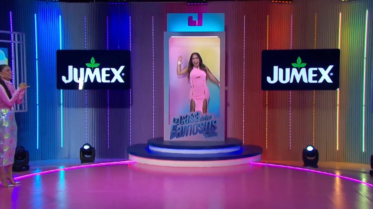 Llega #KarinaTorres como SEGUNDA HABITANTE de #LaCasaDeLosFamososMx 👑✨ ¿Nos traerá mucho contenido? 💅 Gran estreno domingo 26 de julio, 8:30 p.m. por #LasEstrellas y 24/7 por #Vix