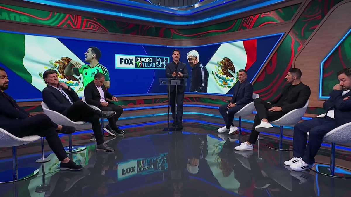 "PARA MI EL 'VASCO' AGUIRRE FRACASÓ. PERO LOS QUEDA BIEN CON EL TÉCNICO, SE VAN A CALLAR LA BOCA": Santiago Fourcade. Alberto García Aspe le pide a Santiago Fourcade que tire nombre y dijo que Fernando Cevallos. #CuadroTritular