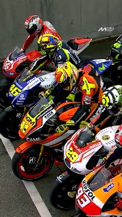 Slicks or wets? It was a coin flip decision before the 2014 race start 🌧️👀 #GermanGP 🇩🇪