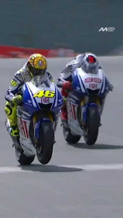 When @valeyellow46 beat Jorge Lorenzo by JUST +0.099s! 🤯💯 #GermanGP 🇩🇪