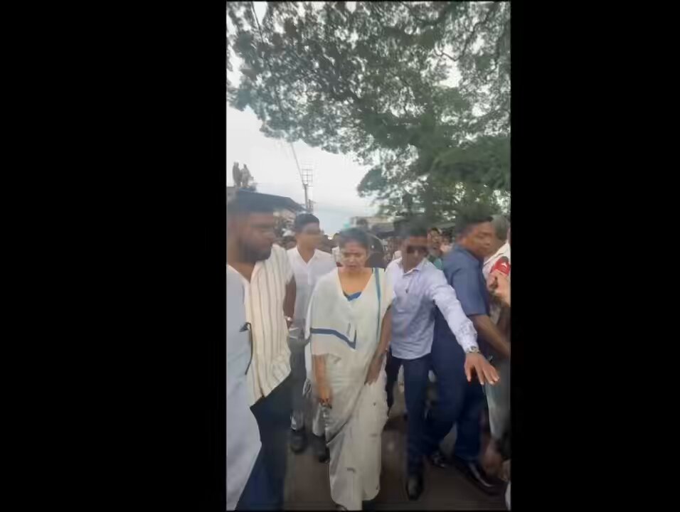 Yesterday I visited Baruipur to pay my condolences to the grieving parents & other family members of the young girl who was mercilessly raped and killed. They are devastated and want to see justice done expeditiously. I pray to the almighty to give the family the strength to overcome this tragedy.