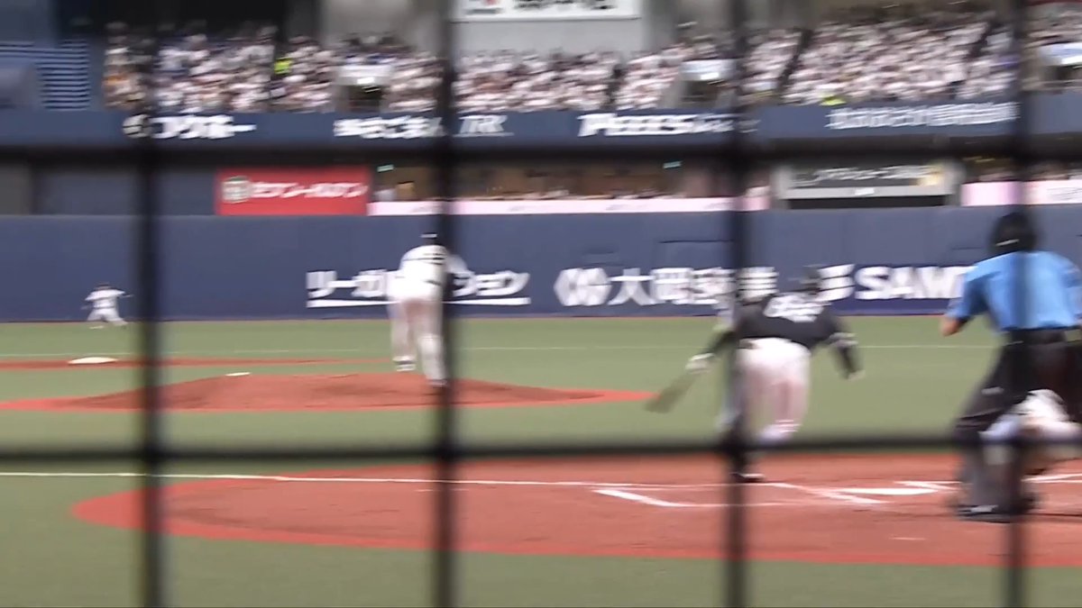 なんという反射神経👀 オリックス マチャド 投手のファインプレー👏 👇ライブ配信・見逃し配信を見る