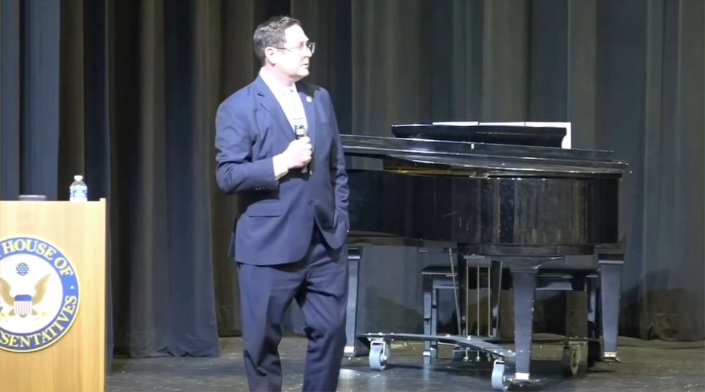 GOP Rep. Mike Flood gets loudly booed at a town hall as he brags about voting for Trump and Republicans' Big Beautiful Bill