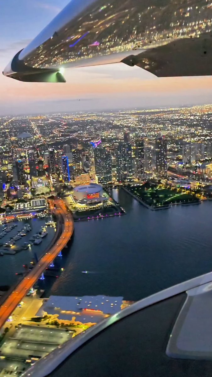 This view never gets old ✈️🌴 #FindYourMiami (via IG/flytheicon)