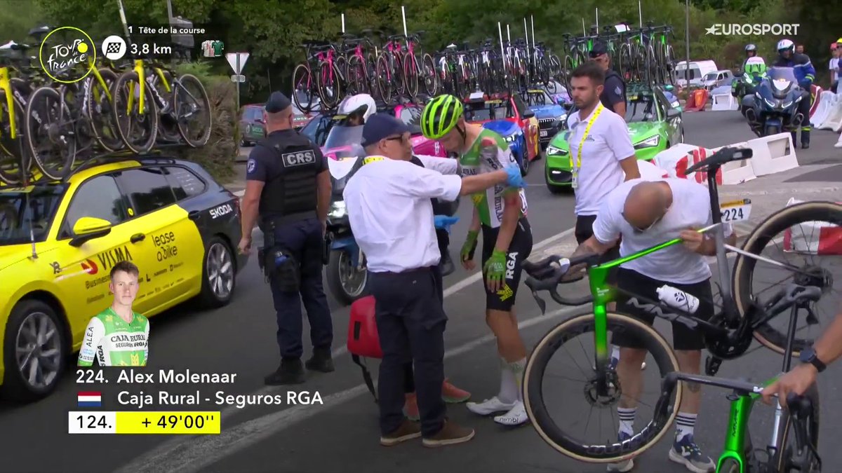 La caída en el pelotón que ha cortado a Pogacar, Vingegaard y el líder a 5 kilómetros de meta. #TDF2026 #LaCasadelCiclismo