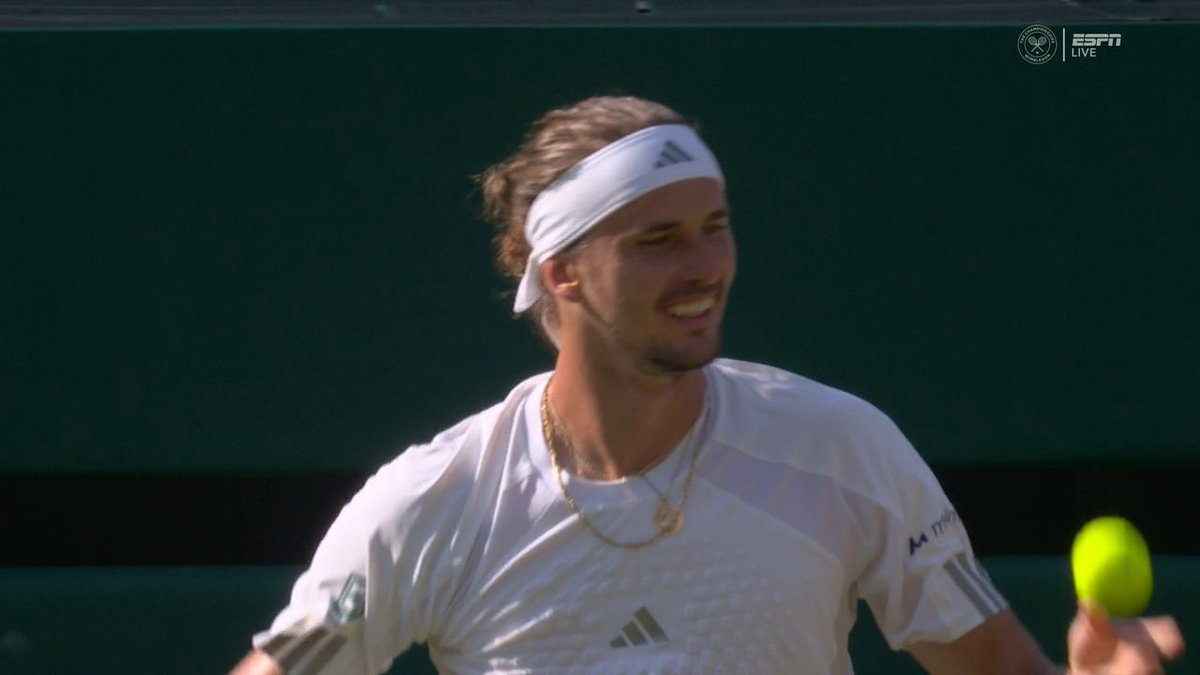 No. 2 Alexander Zverev takes down No. 6 Taylor Fritz in straight sets to book a spot in the semifinals 🇩🇪 He'll face the wildcard Arthur Fery 🍿