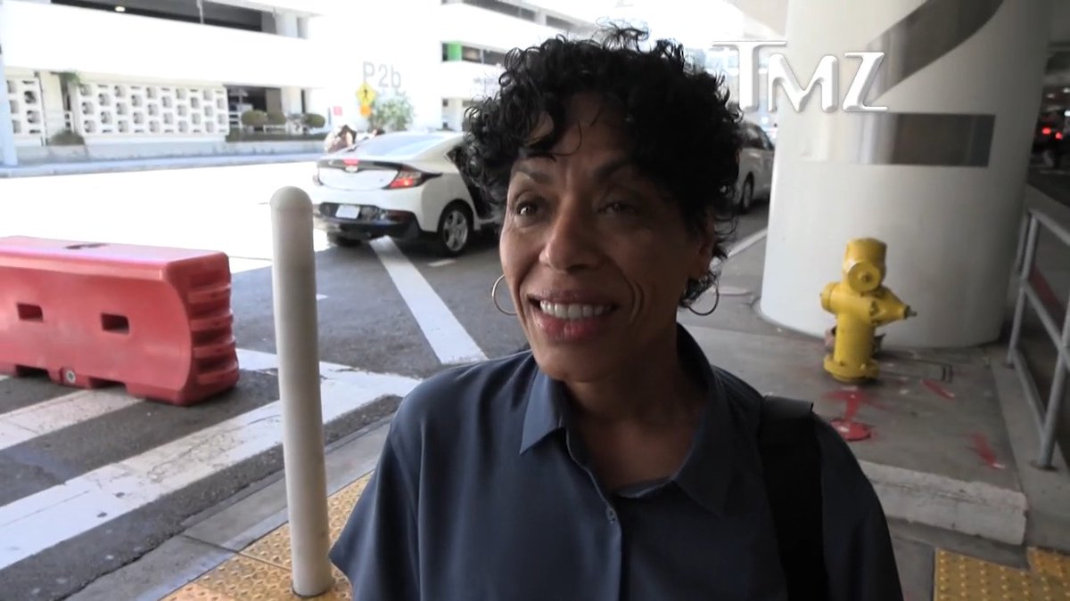 😳 "The Bear" star Liza Colón-Zayas says she suffered burns during filming.