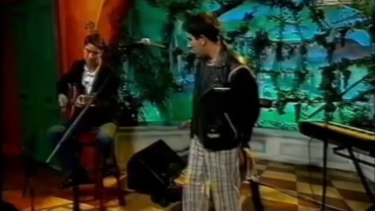 careful with this one, got me a bit emotional 🥹 such a lovely cover 👏👏👏 Terry Hall - This Guy's in Love With You (Live in '94) ▶️