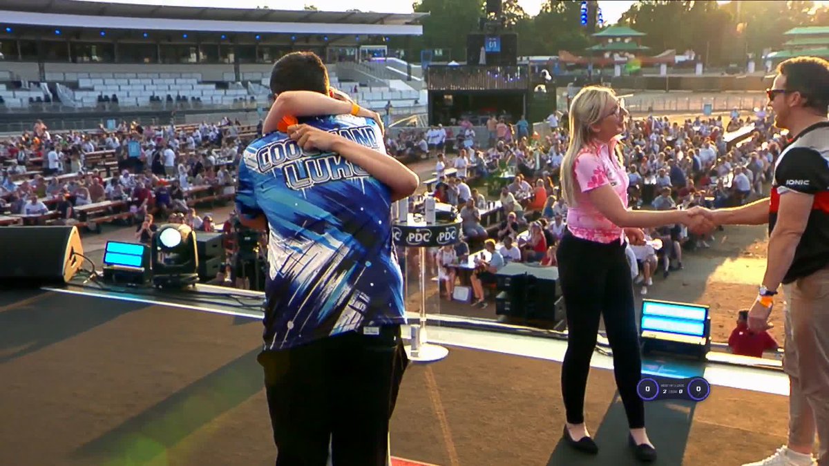 Into the final! 💪 Luke Humphries & Emma Paton are our first finalists in the 2026 BST Hyde Park Championship Pro-Am! The pair defeat reigning champions Fallon Sherrock & Joe Swash 2-0!
