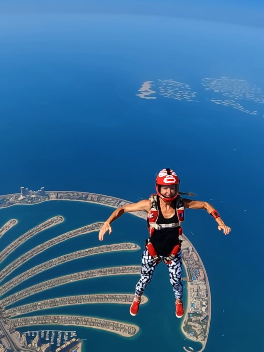 Karine Joly is straight chillin 🥱 Filmed by Greg Crozier for a $500 GoPro Award. #GoPro #Skydiving #Casual #Nonchalant