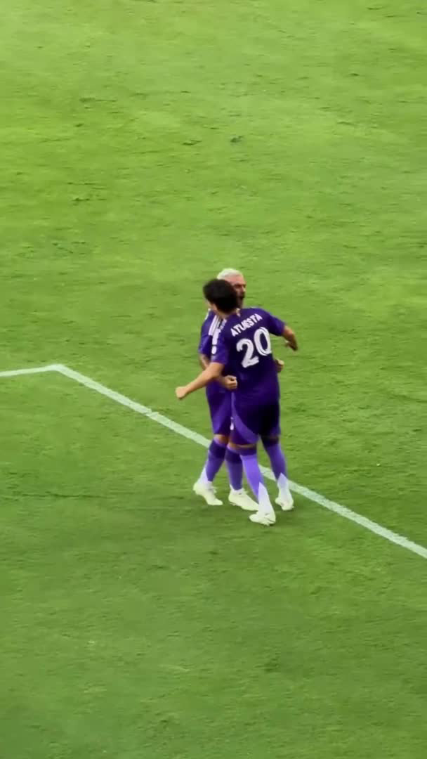 🔥 GOL Y ASISTENCIA DE GRIEZMANN EN SU DEBUT EN ORLANDO CITY 🇫🇷 El jugador francés fue titular en la goleada amistosa 6-0 ante Tampa Bay Rowdies ⚽ Grizzi, Cruz (e/c), 🇨🇴 Iván Ángulo, Sarajian, Taifi y 🇻🇪 Caraballo 📹 Orlando City SC