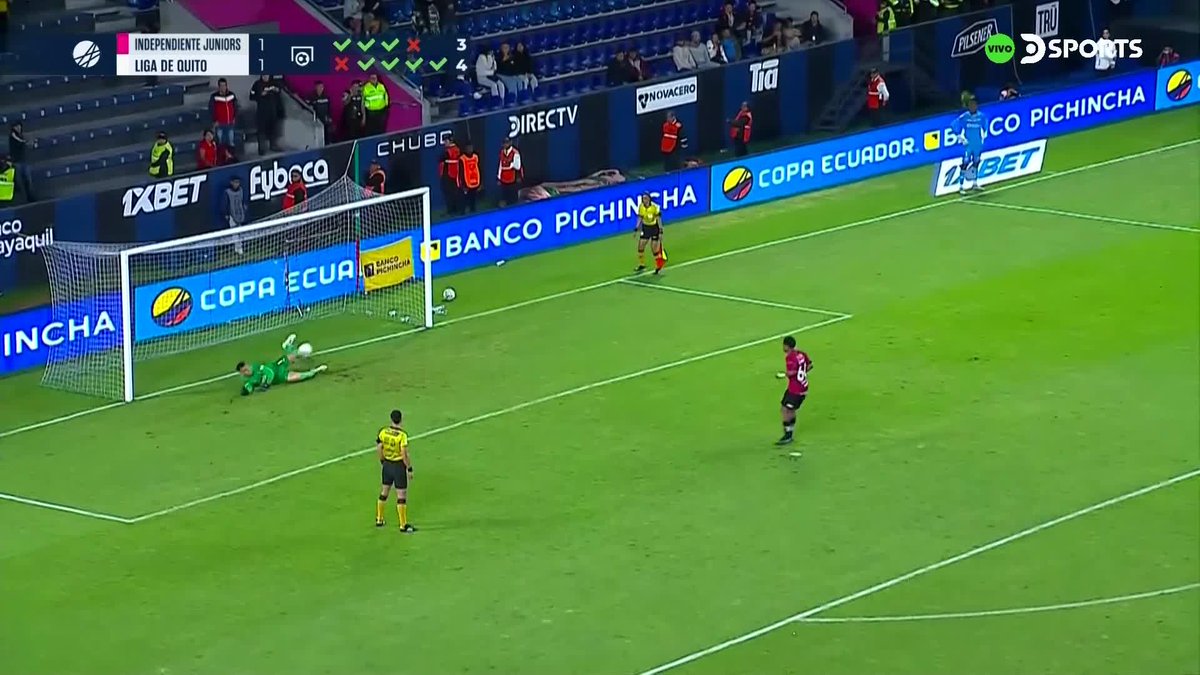 ¡DE ESTAR EN EL #MundialEnDSPORTS PARA ECUADOR A CONVERTIRSE EN HÉROE! Gonzalo Valle le atajó el penal a Ruiz y le dio la clasificación a Liga de Quito en la #CopaEcuadorEnDSPORTS.