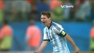 12 años pasaron de este partido donde nos clasificamos a una final del Mundo por primera vez desde Italia 90. Un 9 de Julio. LA ÉPICA CON LA QUE NACIÓ ESTE PAÍS, nos van a tener que matar para borrarnos.