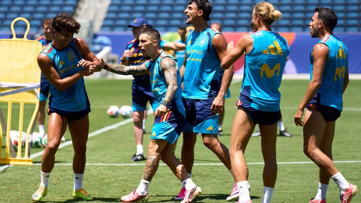 Esto no es fútbol-tenis. Estamos en Hollywood. 𝗘𝗦𝗧𝗢 𝗘𝗦 𝗖𝗜𝗡𝗘. #VamosEspaña | #CopaMundialFIFA