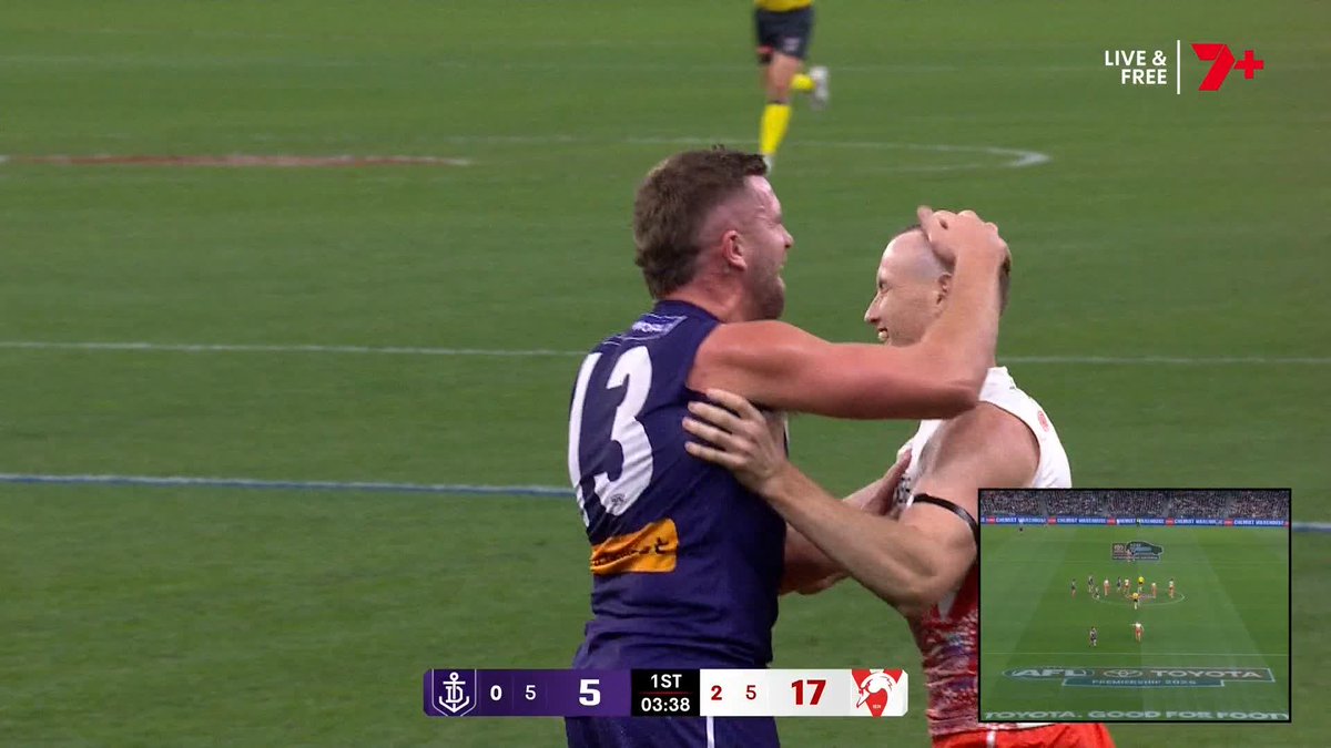 Uh ohhhh... #AFLFreoSwans