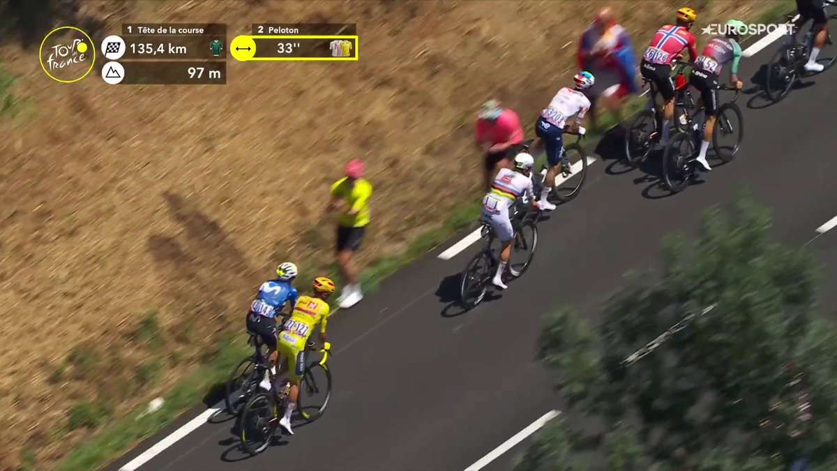 🤐 No para ni en un puerto de 4ª categoría: Tadej Pogacar ya calienta para un día que va a ser memorable... y tiene que salvar un previsible corte #TDF2026 | #LaCasadelCiclismo