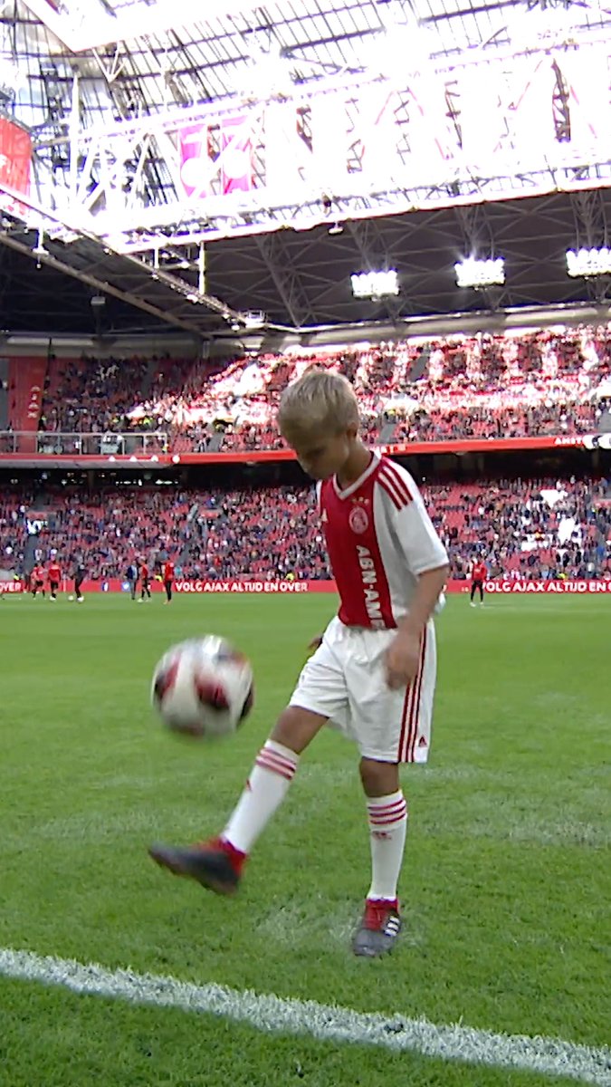 𝐎𝐅𝐅𝐈𝐂𝐈𝐄𝐄𝐋: Deze piepjonge Sean Steur vertrekt 7 jaar later naar Newcastle United 👀 🔗