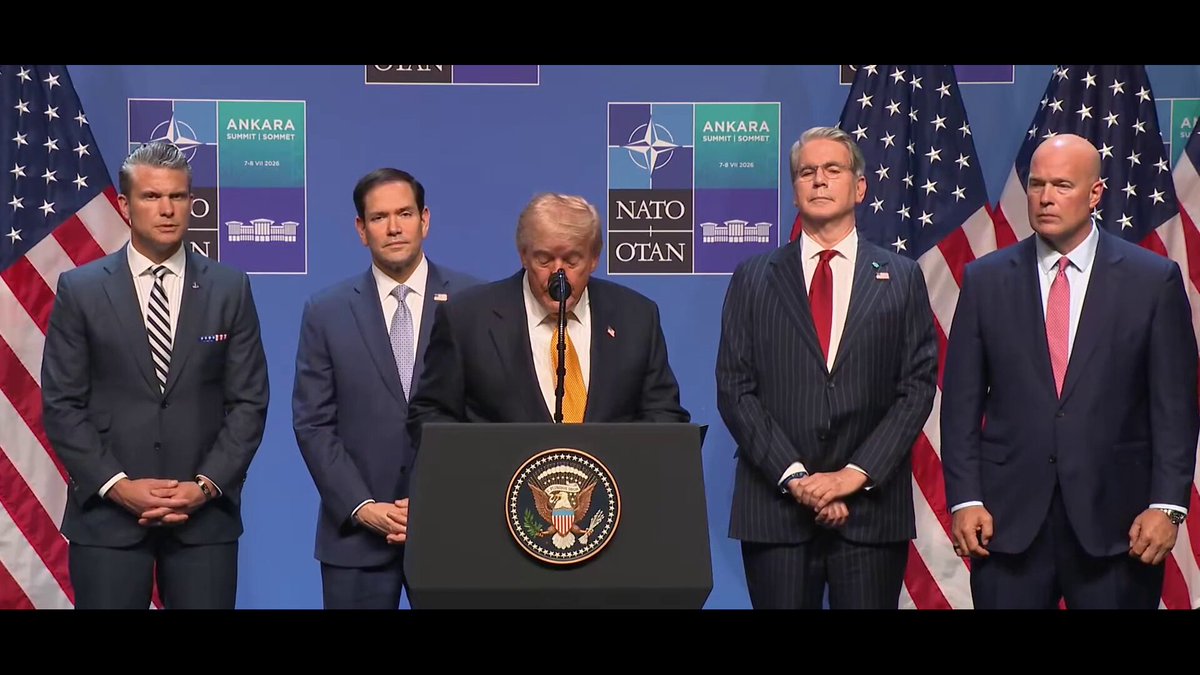 Donald Trump dał jasno do zrozumienia, że to Karol Nawrocki jest gwarantem relacji Polska-USA. "Anduril będzie produkować pociski Barracuda w Polsce. Robimy to dla Polski. Polska ma bardzo dobrego Prezydenta, myślę, że nawet WIELKIEGO Prezydenta". Mocne. To CAŁY świat oglądał.